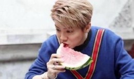 吃瓜大爷下棋,一局棋局引众人围观