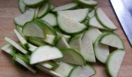 葫芦瓜搭配什么吃