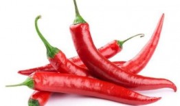 吊瓜蘸辣椒吃,独特风味，传统美食新体验