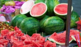 西昌十七度吃瓜,夏日吃瓜盛宴