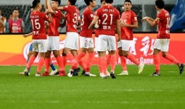 足球最新比分推测网,足球赛场风云变幻，谁将笑傲江湖？