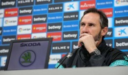 足球比分期直播,实时战况一览，精彩瞬间不容错过