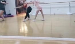 播放吃瓜舞蹈视频,感受夏日活力四溢