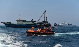 吃瓜渔船看法,揭秘海上生活百态